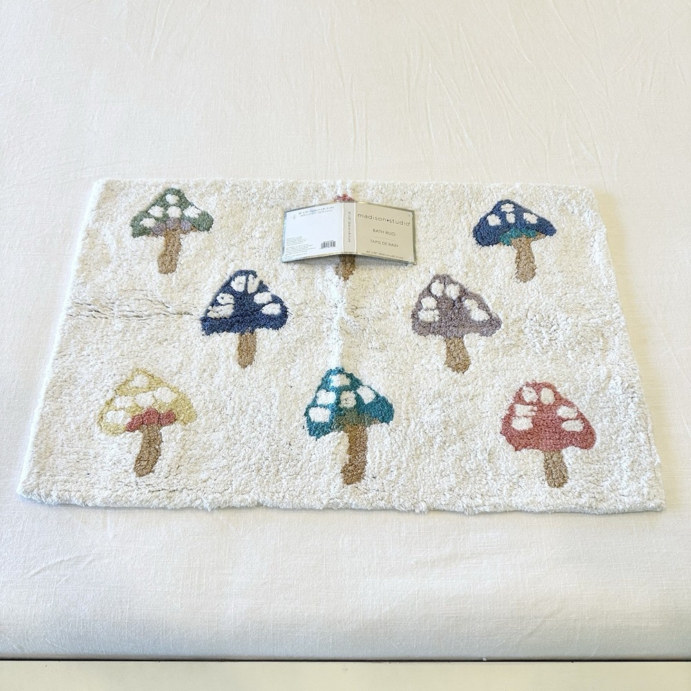 NWT Madison Studio Mushroom Toadstools Bath Rug 20"x32"